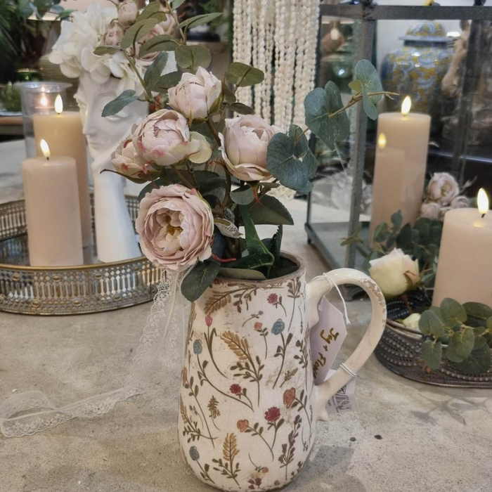 Meaux Jug with rose display