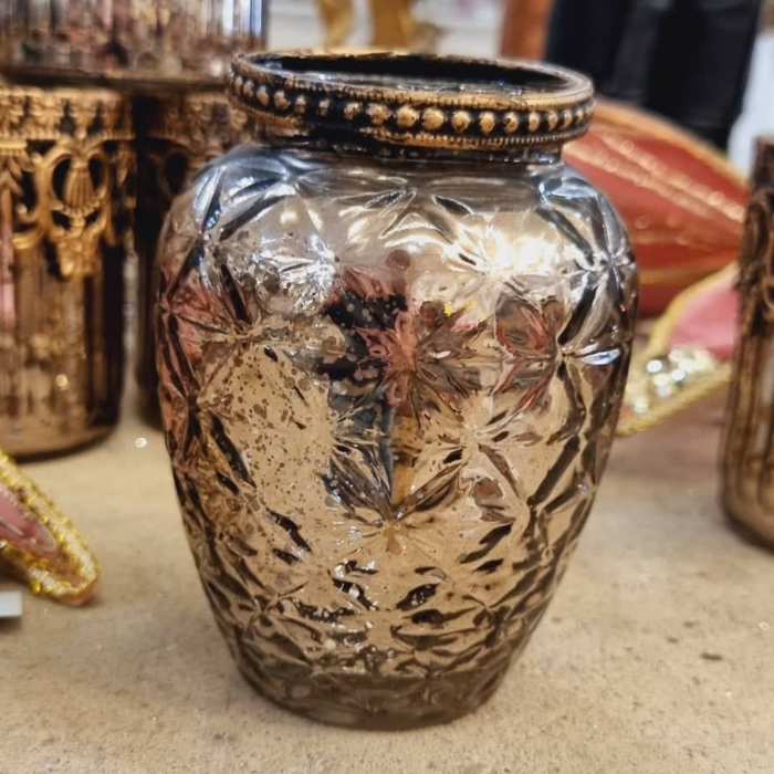 Vase with Pearl edge Ledge